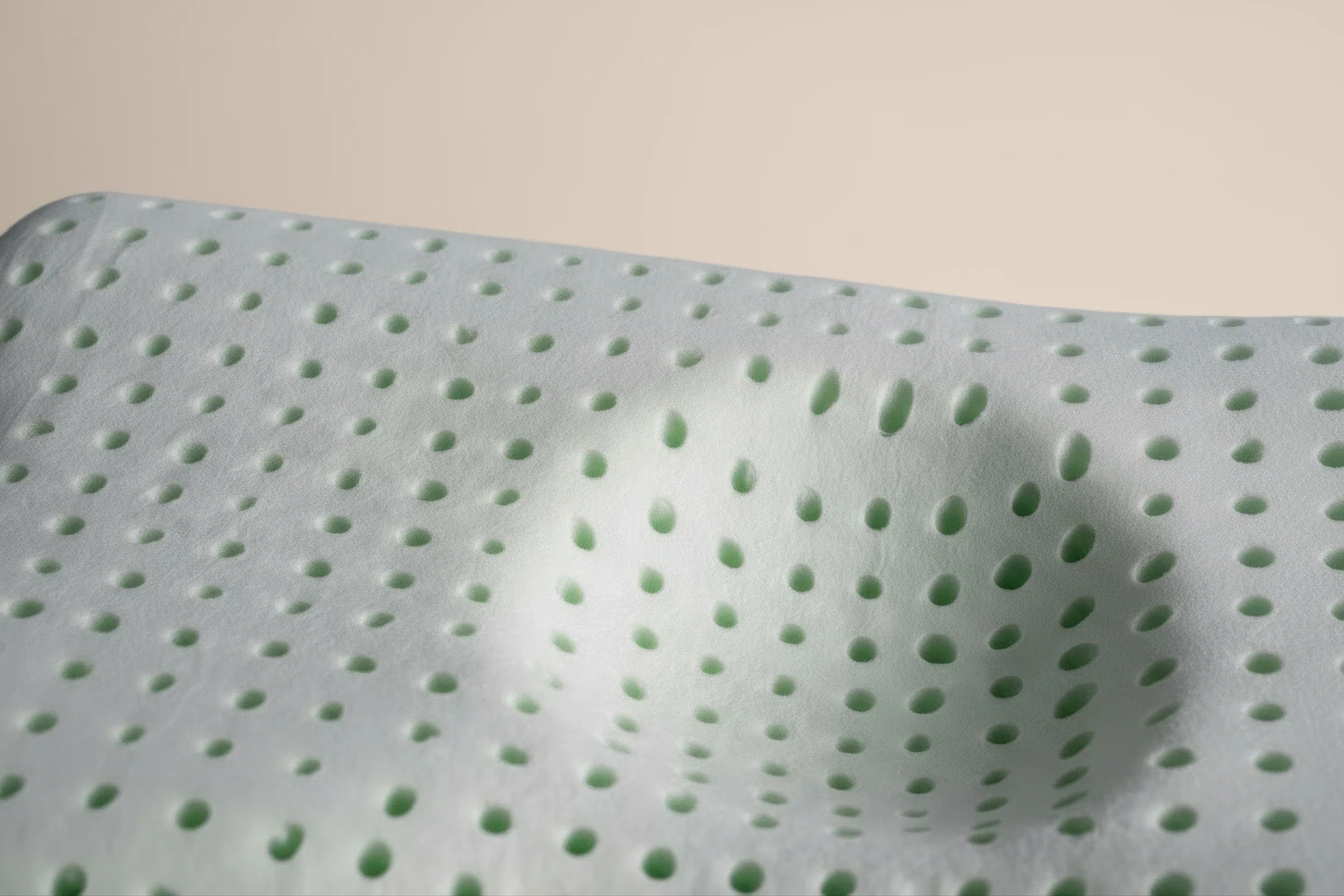 BLACKROLL® RECOVERY PILLOW KIDS | Ergonomic - non toxic - memory foam pillow for children